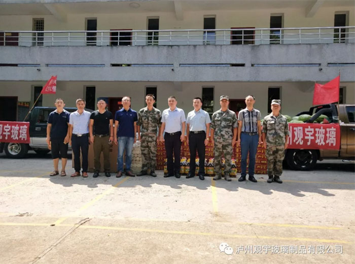 万搏手机登录入口玻璃看望慰问嘉明部队 共叙军民鱼水情
