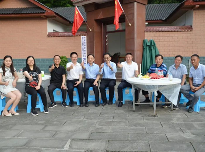 中国三农产业发展研究院专家组莅临万搏手机登录入口集团调研指导工作