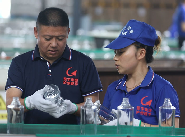 ​万搏手机登录入口荣耀｜集团董事长黄云彬获评推动泸县经济高质量发展先进个人