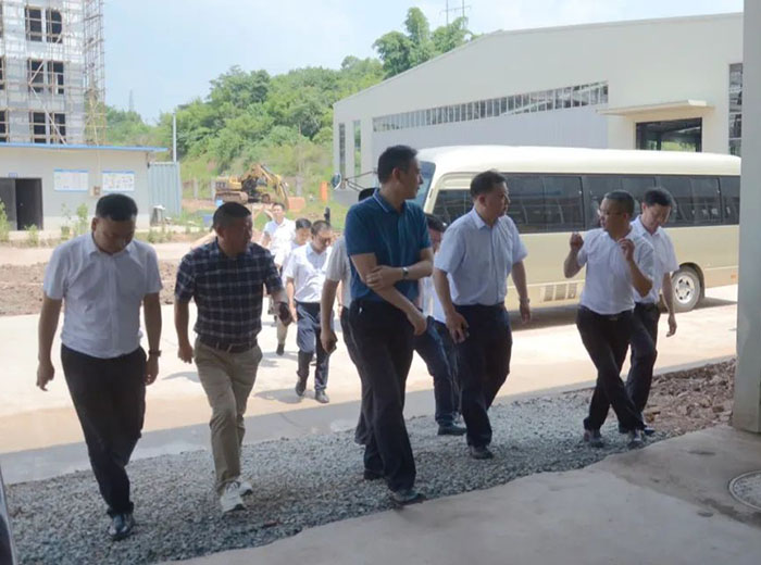 内江市市长李丹一行莅临万搏手机登录入口实业基地调研
