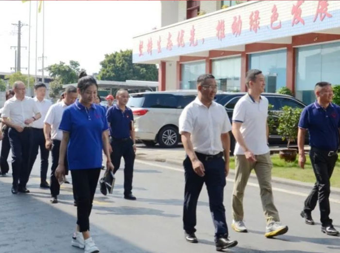战略联合 再攀阶梯｜郎酒股份走进万搏手机登录入口集团
